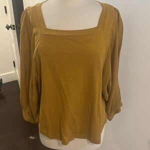 Anthropology - Akemi+Kin - size M - gold 100% cotton balloon sleeve shirt - SALE